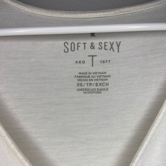 American Eagle off-white top - Picture 4 of 4